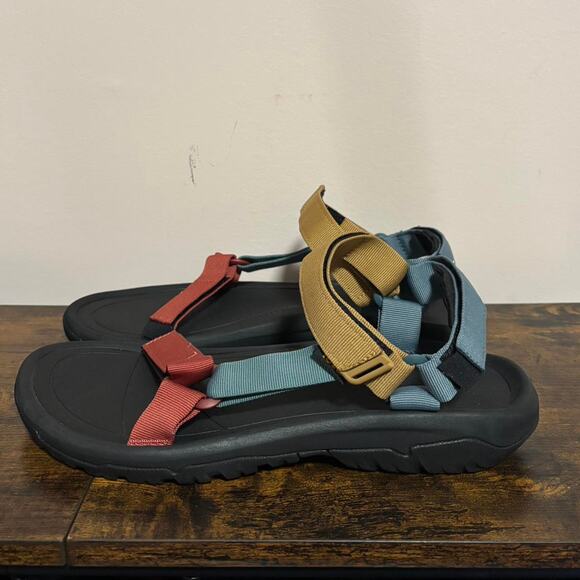 Sandals_&_Flip_Flops